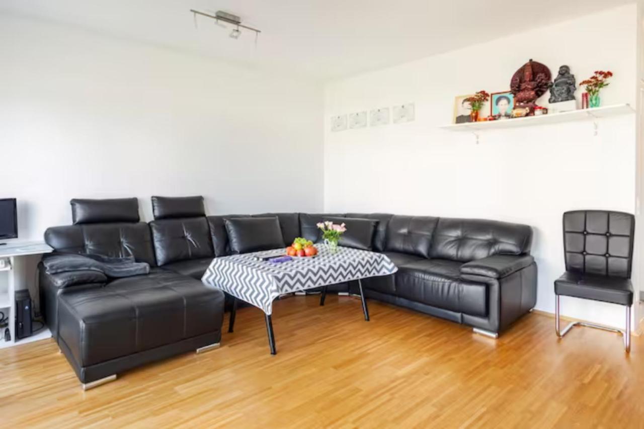 Beautiful Room With Balcony Direction To Messe Hannover Eksteriør billede